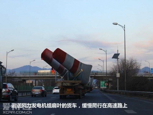 冬季滑雪 带你感受冰天雪地的畅快淋漓