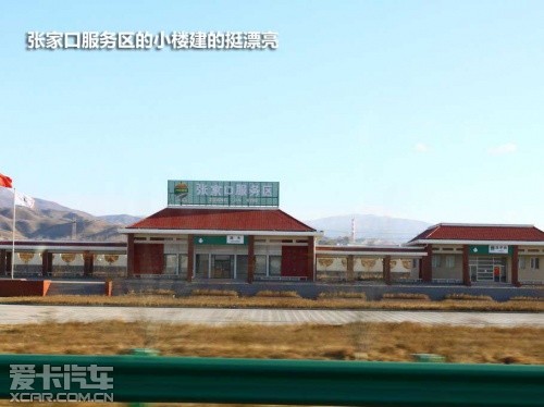 冬季滑雪 带你感受冰天雪地的畅快淋漓