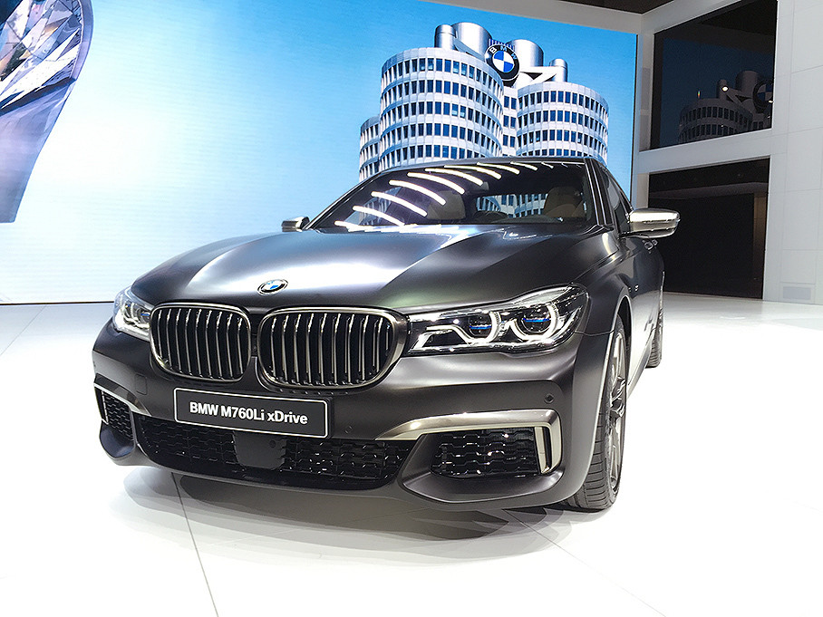  2016߳չʽĻ쳵չбM760Li xDrive³ϰʮ㣬ϴ6.6L V12˫ѹ