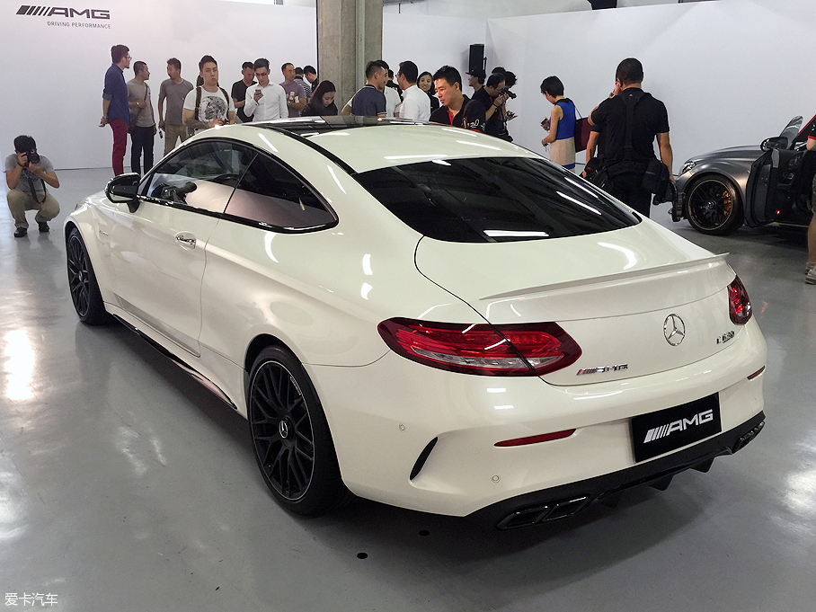 梅赛德斯-AMG C 63 Coupe