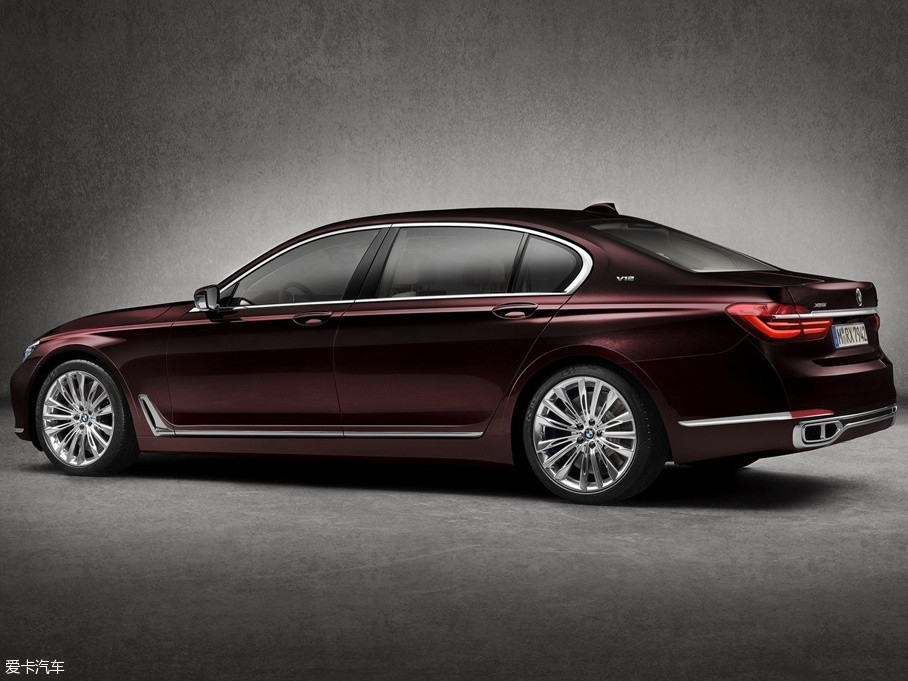 2017116գM760Li xDrive19:30λϺеľзʽϤ³6.6L V12˫ѹ0-100km/h