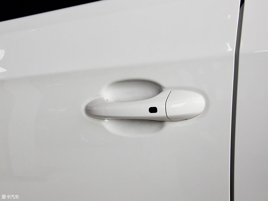 實(shí)拍北汽威旺M50F