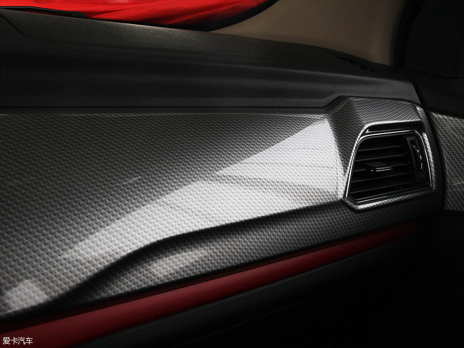 實拍北汽威旺M50F