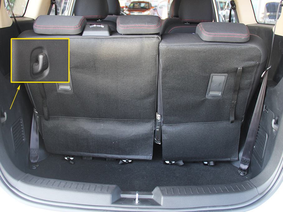 實拍北汽威旺M50F