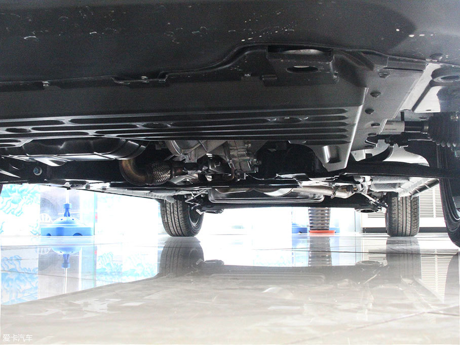 實拍北汽威旺M50F