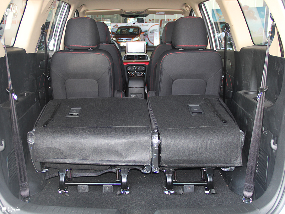 實拍北汽威旺M50F