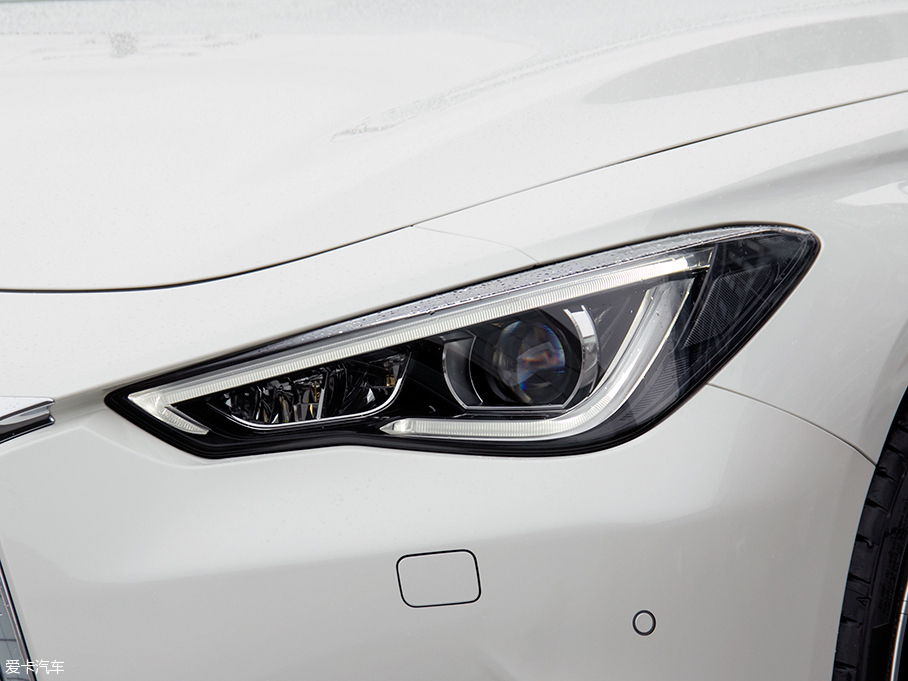 愛卡實(shí)拍英菲尼迪Q60 2.0T