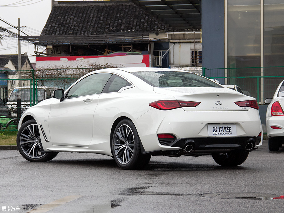 愛卡實(shí)拍英菲尼迪Q60 2.0T