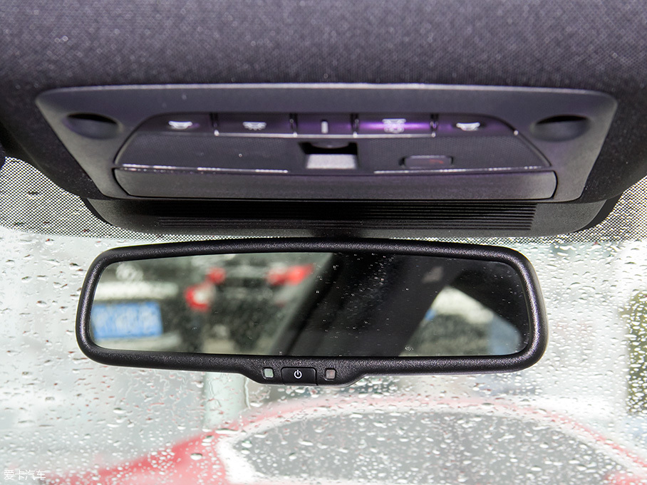 愛卡實拍英菲尼迪Q60 2.0T