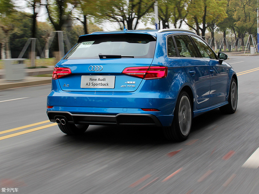 爱卡试驾新款奥迪A3 40TFSI
