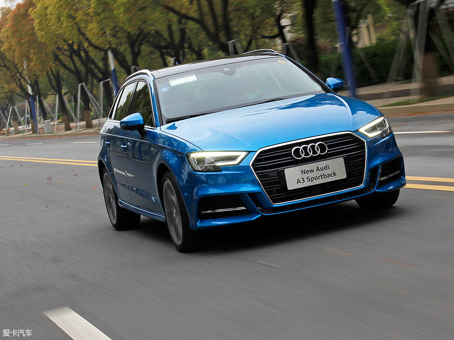 爱卡试驾新款奥迪A3 40TFSI