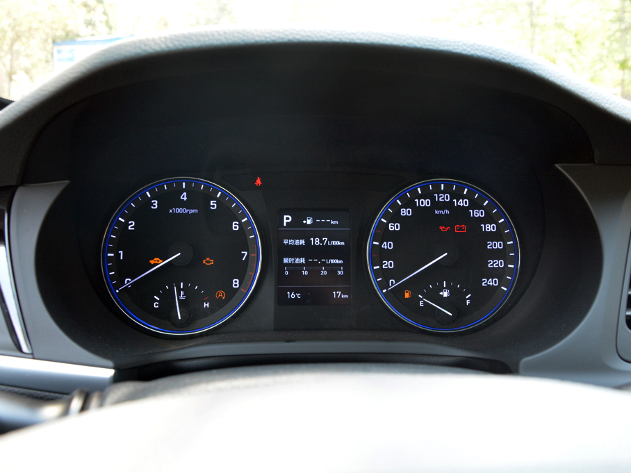 愛卡實拍2017款名圖