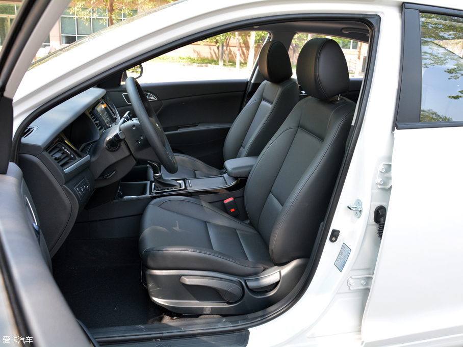 愛卡實拍2017款名圖