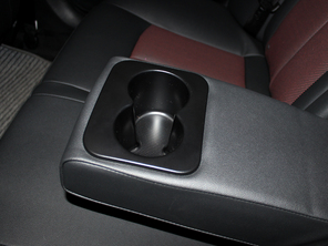 愛卡實拍新款奔騰B70