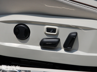 愛卡實拍上汽大眾輝昂