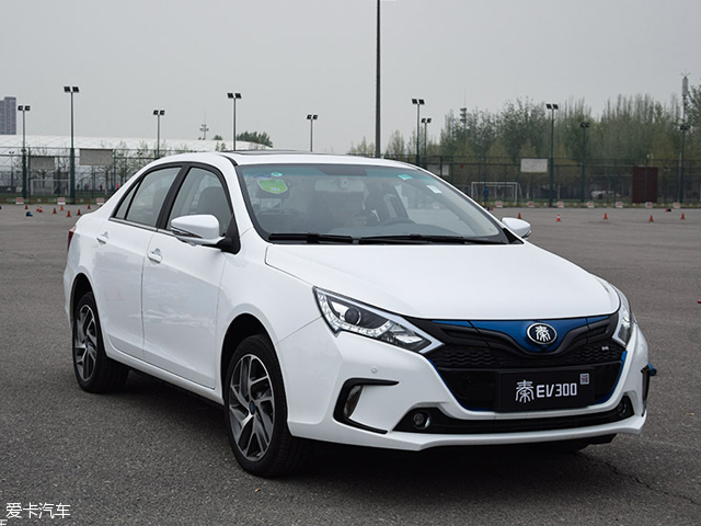 比亚迪新秦EV300上市 贴后售16.99万起