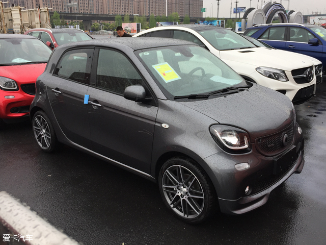 上海车展探馆：smart forfour BRABUS版