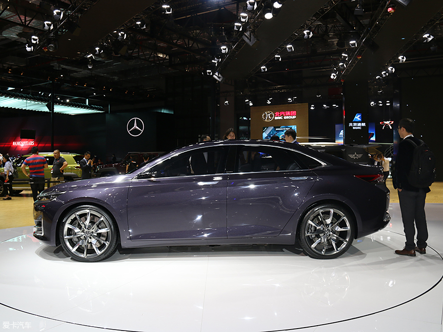 绅宝OFFspace D70概念车