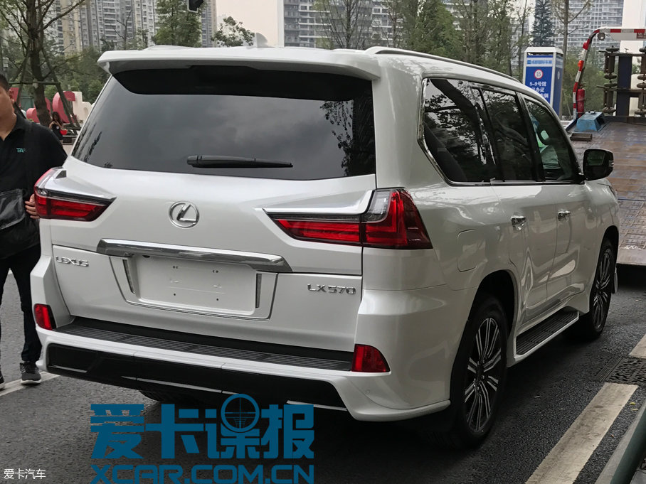 成都车展探馆：雷克萨斯新LX570抢先看