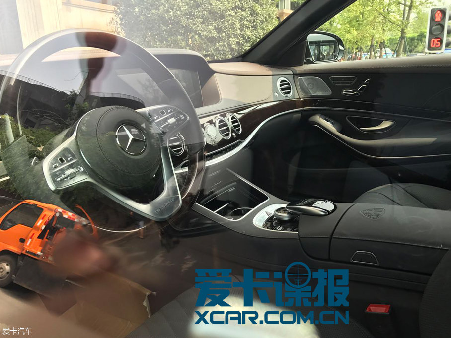 成都车展探馆：奔驰迈巴赫S450前先看