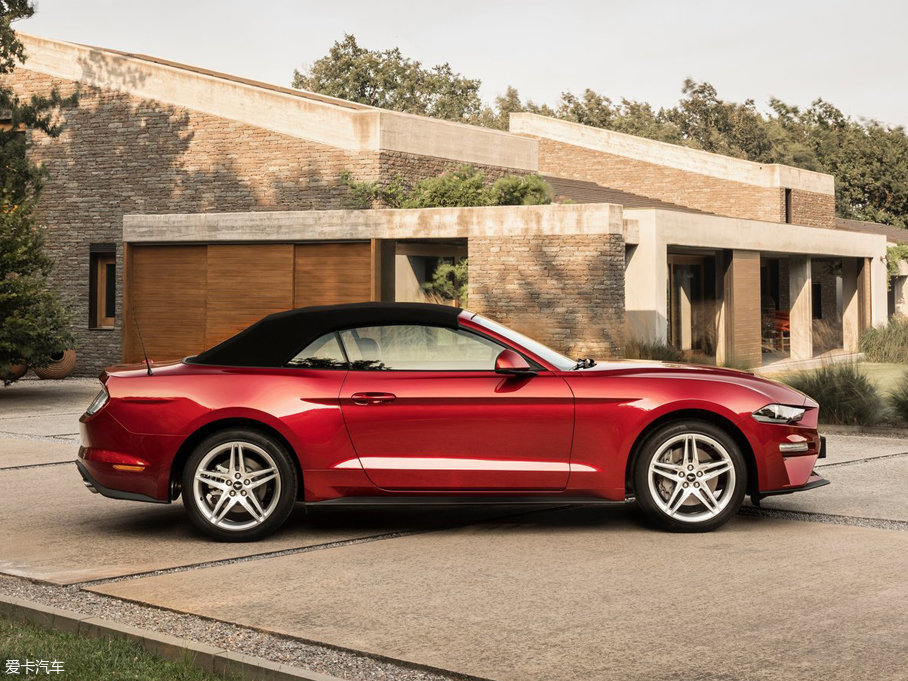 福特新款Mustang敞篷版官图