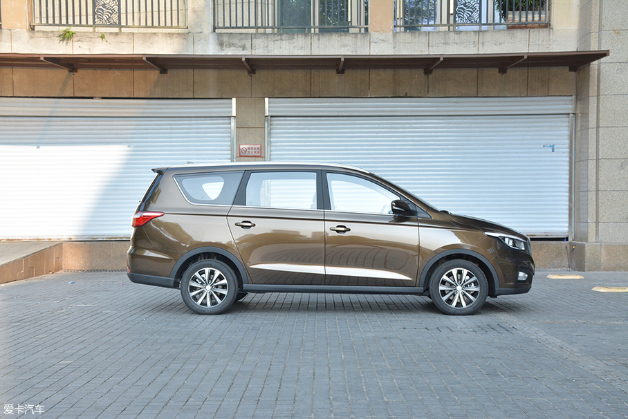 凌轩1.5T 6AT
