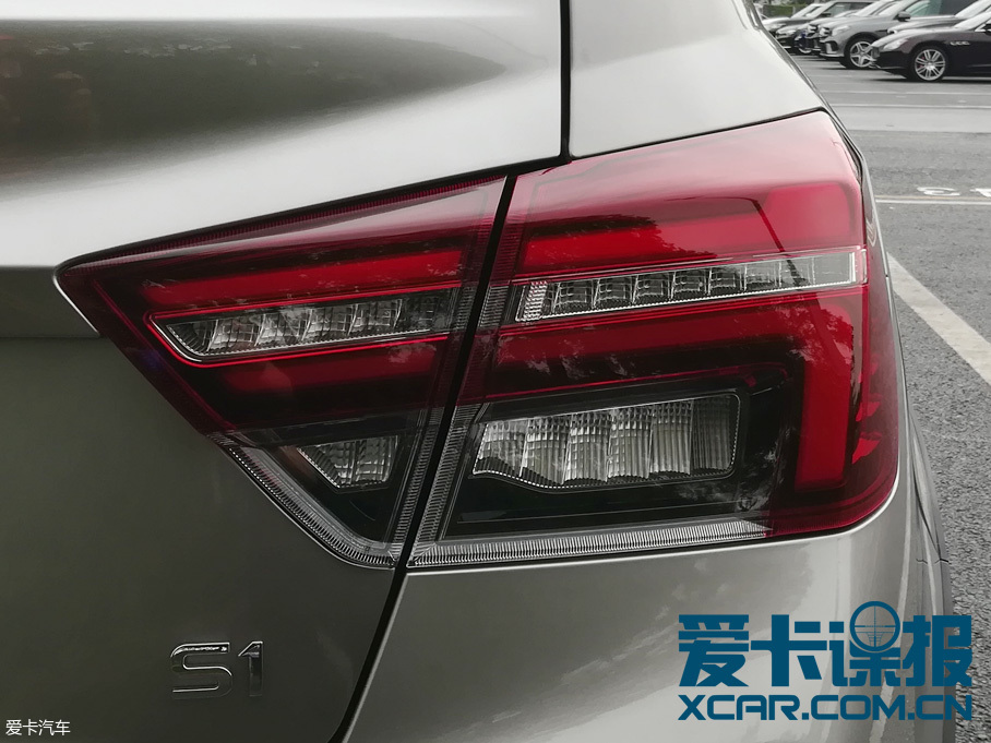 广州车展探馆 跨界SUV吉利S1抢先实拍