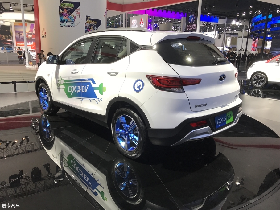 2017广州车展：东南DX3 EV正式首发亮相