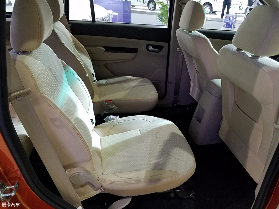 广州车展：卡威全新纯电动MPV E10亮相
