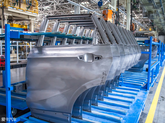 【图文】师从宝马 探秘华晨中华全新智能化平