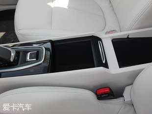 愛卡搶先實拍東風(fēng)神E70