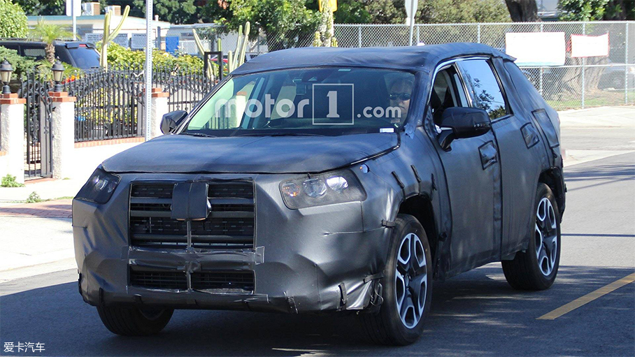 丰田新一代RAV4路试谍照
