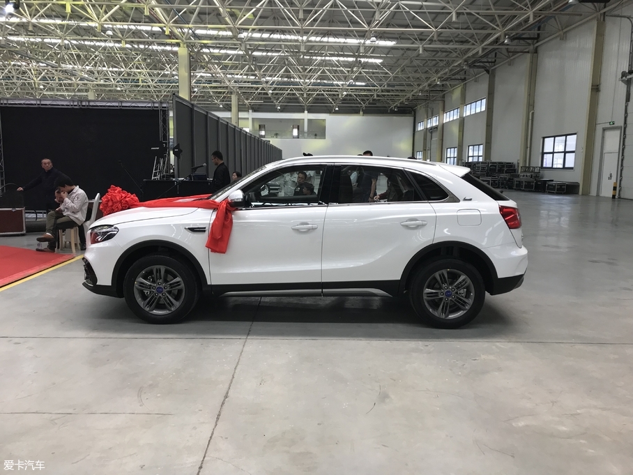 全新君马MEET 3音乐轿跑SUV 正式下线