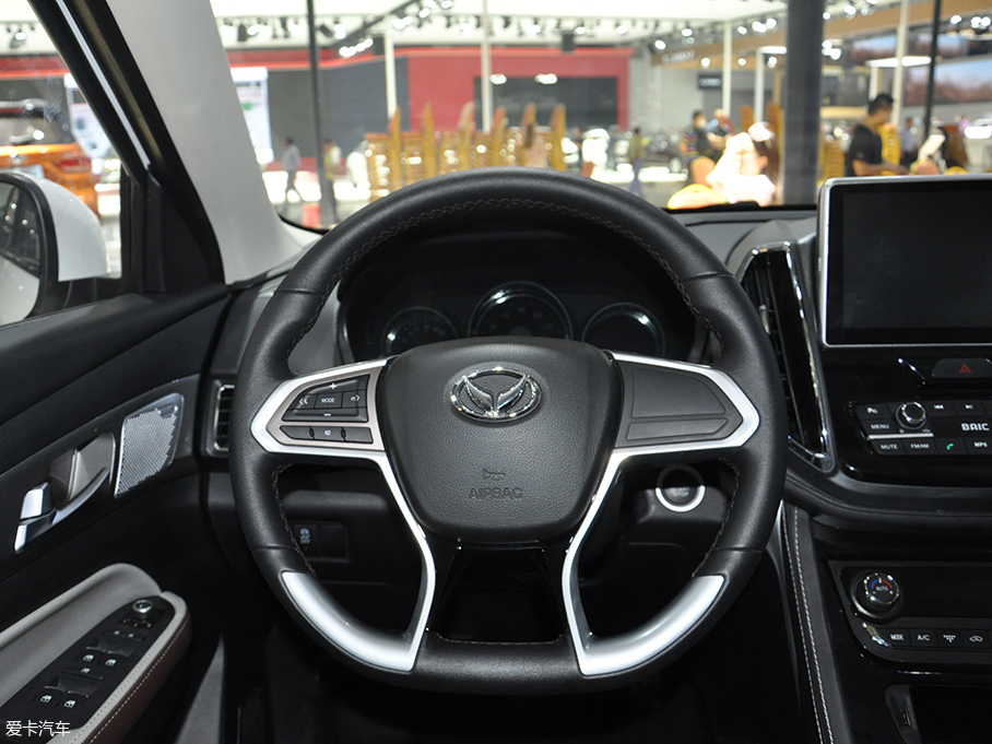 2018重庆车展：北汽幻速S5EV正式发布