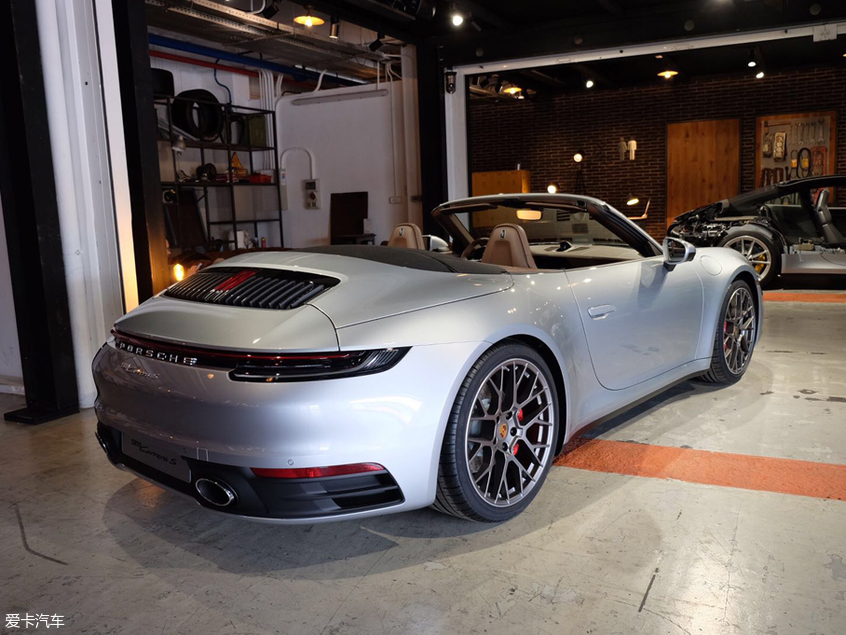 全新保时捷911 Cabriolet（敞篷版）