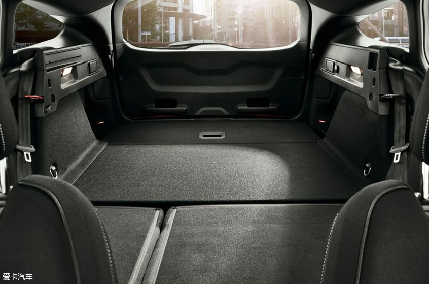 新福克斯ST旅行版官图 兼顾实用与性能