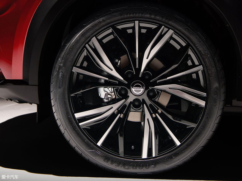 日产新一代JUKE官图 外观依旧个性十足 日产新一代JUKE官图 外观依旧个性十足