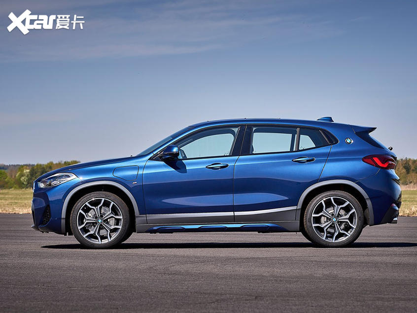 新宝马X2 xDrive25e官图 零百加速6.8s