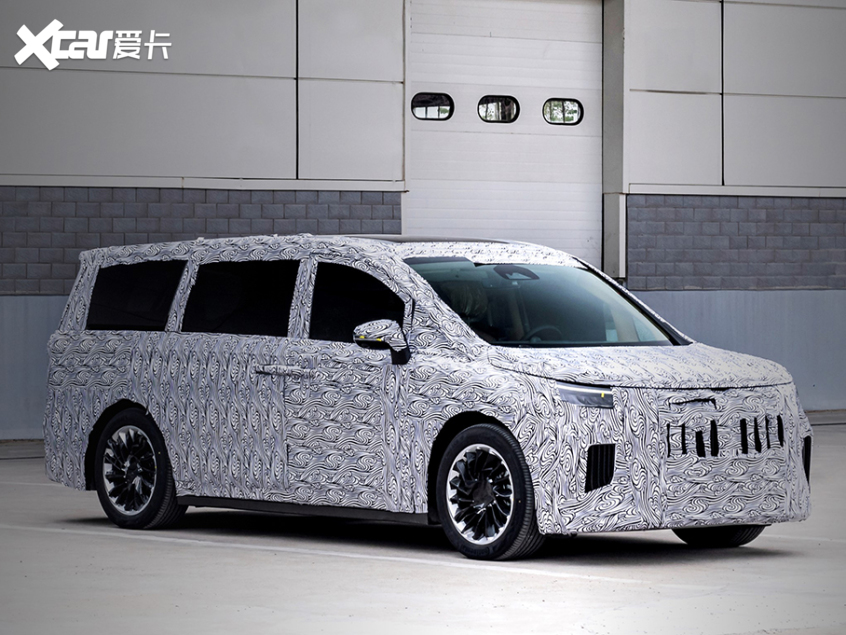 岚图全新MPV白色车身亮相 广州车展发布