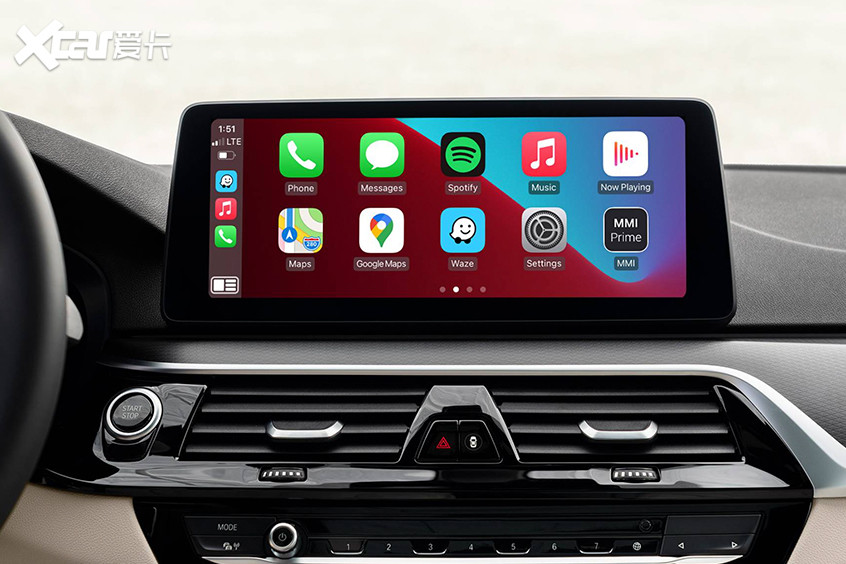 2013꣬ƻˡiOS in the Carƻ˼壬üǽiPhoneӦùӳ䵽пĻУڶ꣬زƷCarPlay ɹ˳ɹCEOķˣ Tim CookٴΰĿ쳵