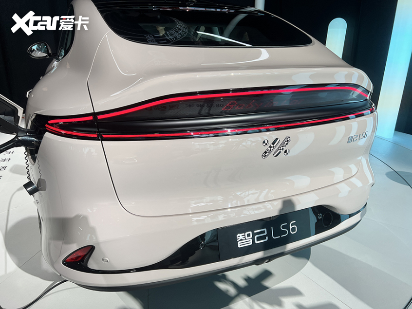 智己LS6