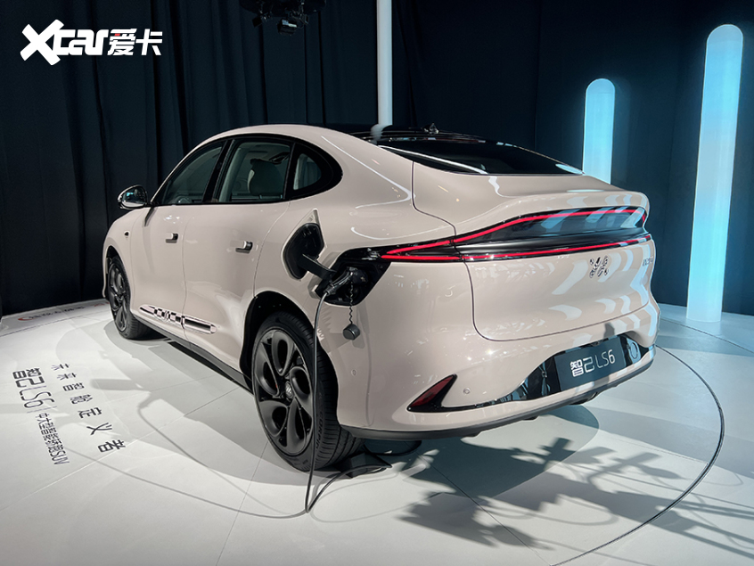 智己LS6