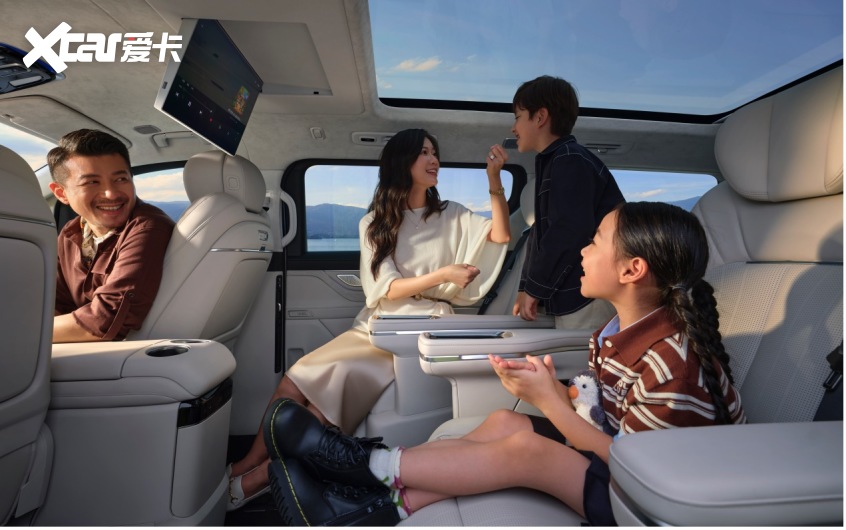 跨界破局吉利银河V9002698万元起开启AI家庭MPV新世代(图3)