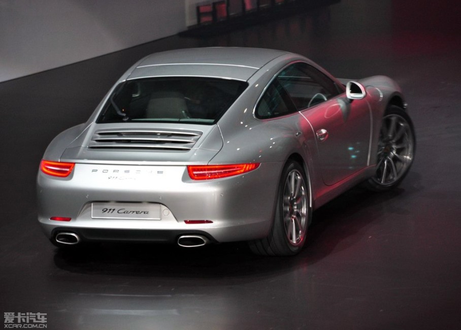 ڱ2011˸չĻǰϦڼžٰΪ֮ҹڼڼµıʱƷʽƳȫһʱ911 CarreraͣҲ³ȫ״ࡣһʱ911ȫ׷һʱ911Ͽ͵ľƷ񣬾Բ...