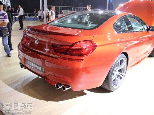 宝马M6