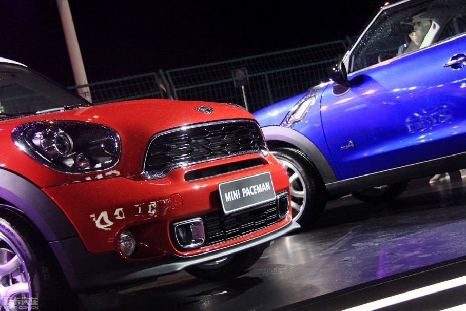   
316գMINI PACEMANʽڷMINI PACEMANλΪSUVͣݴطĲͬΪCOOPERCOOPER SϵУֱƥ1.6L1.6Tƥ6һ䡣MINI PACEMANͬʱĻΪMINI PACEMAN΢Сļ¼ƬѼ...