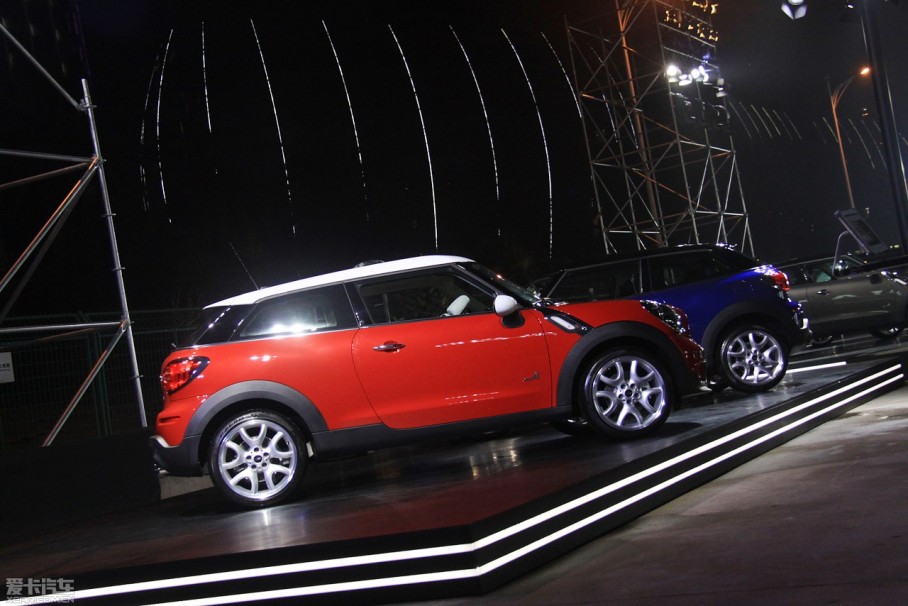   
316գMINI PACEMANʽڷMINI PACEMANλΪSUVͣݴطĲͬΪCOOPERCOOPER SϵУֱƥ1.6L1.6Tƥ6һ䡣MINI PACEMANͬʱĻΪMINI PACEMAN΢Сļ¼ƬѼ...