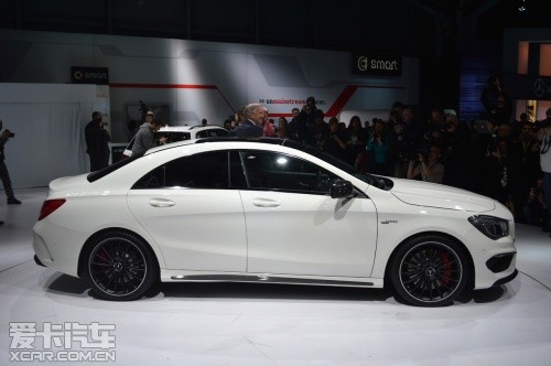 奔驰CLA45 AMG