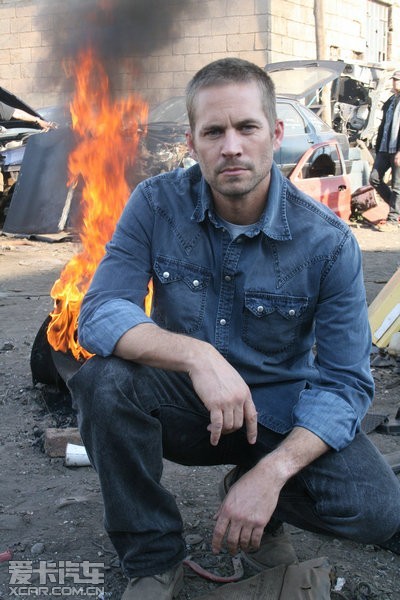 TMZϢٶ뼤顷Paul Walkerޡֿˣڵʱ䱾ϼһ𳵻ıը40ꡣݱʱһλԼһʱܳʧȥײ·ߵĸӶըݱ޹ٷ˺Źƣ޵ʱ...