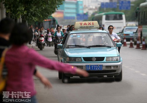 “打车神器”能缓解城市打车难吗? “打车神器”能缓解城市打车难吗?